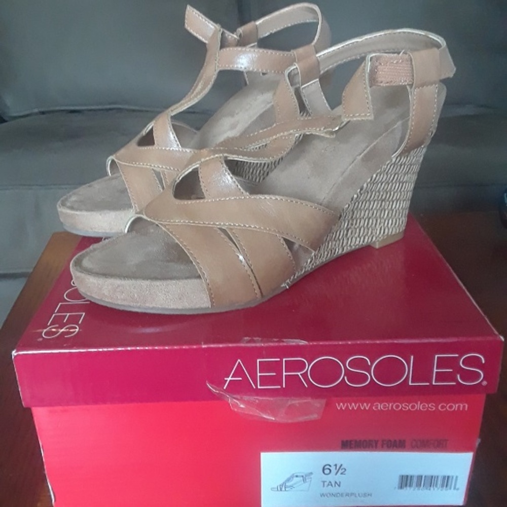 Aerosoles Sandals Tan size 6.5.  New in box